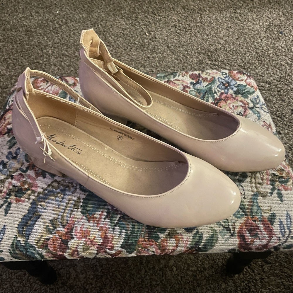 Modesta nude chunky heels sz 8